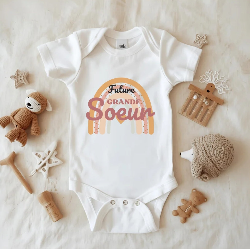 Tshirt future grande soeur arc en ciel